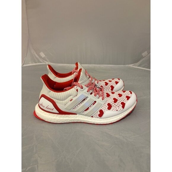 Adidas Ultraboost 1.0 men’s shoes size 9 Valentine’s Day 2025 JR5845 NWT